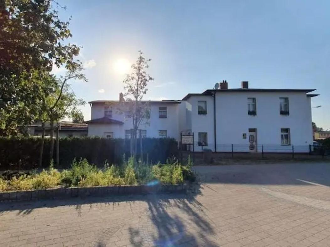 Schoene Geraeumige Ferienwohnung Am Park 塞巴特黑灵斯多夫 外观 照片